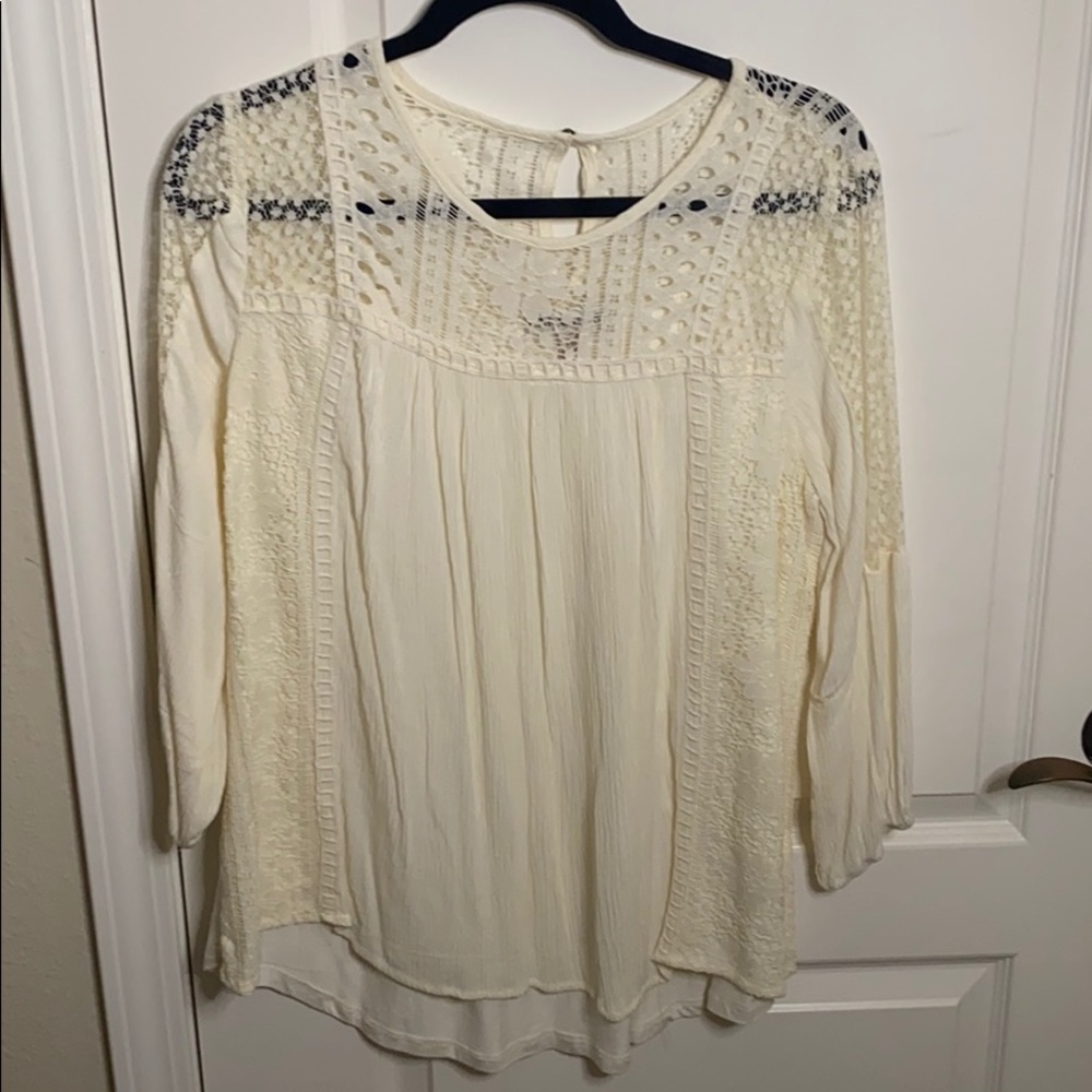 White blouse with lace